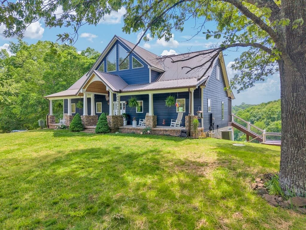 136 Rocky River Shores Dr, Rock Island