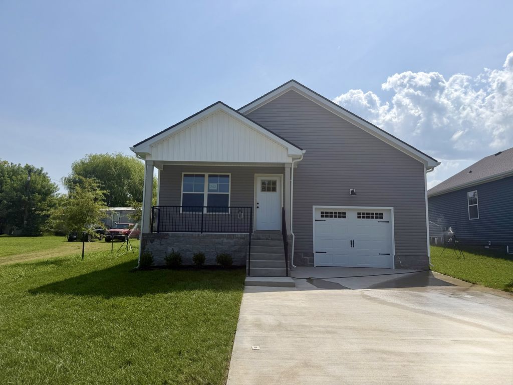 242 Arkansas Ave, Oak Grove