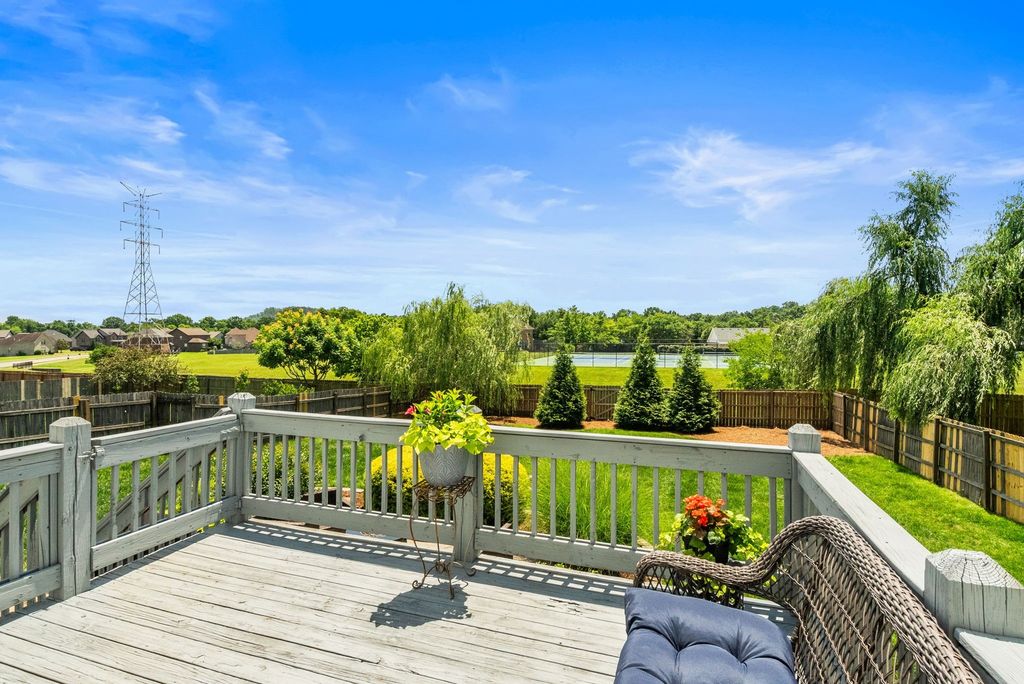 107 Brant Ln, Hendersonville