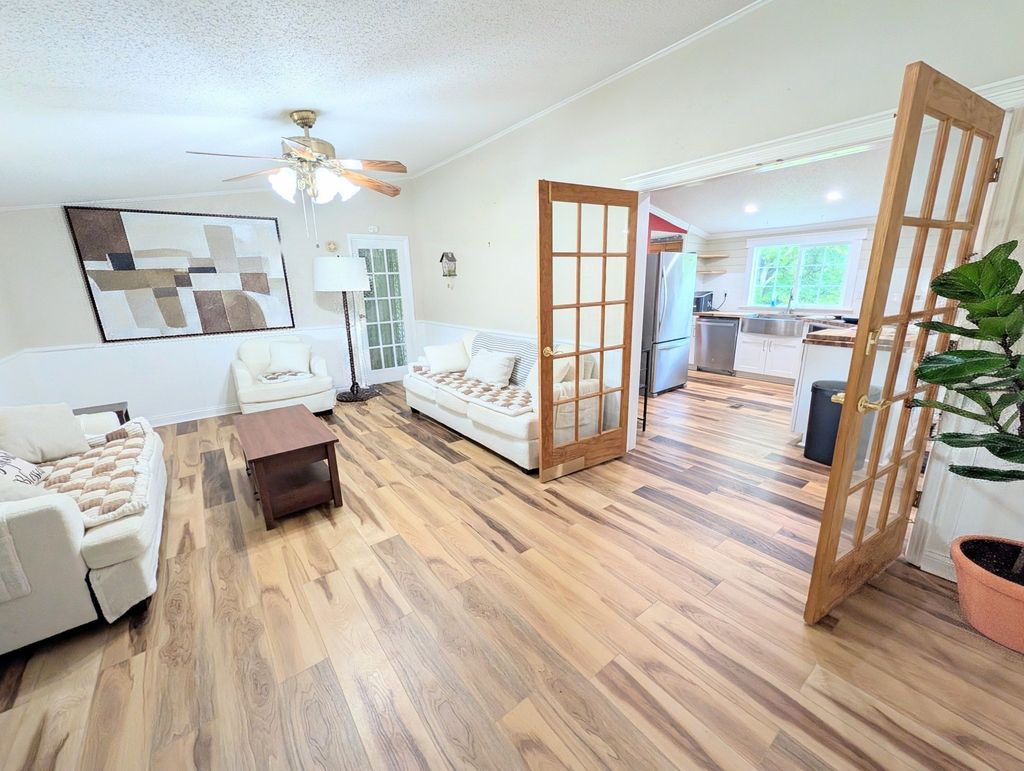 6106 Chestnut Bluff Maury C Rd, Friendship