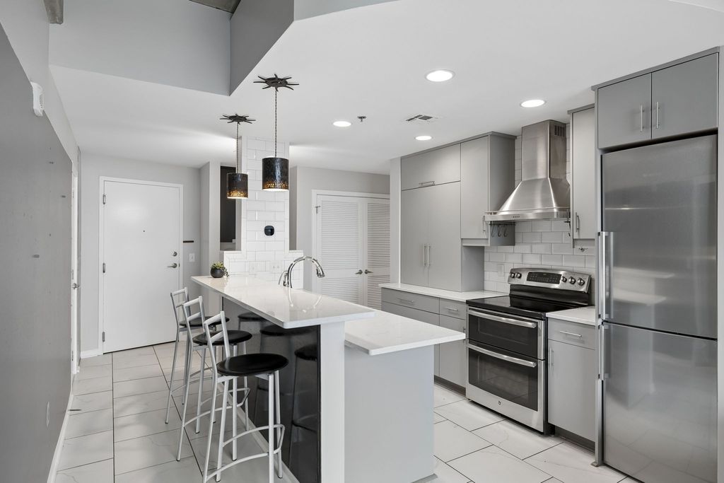 415 Church St 2413, Nashville