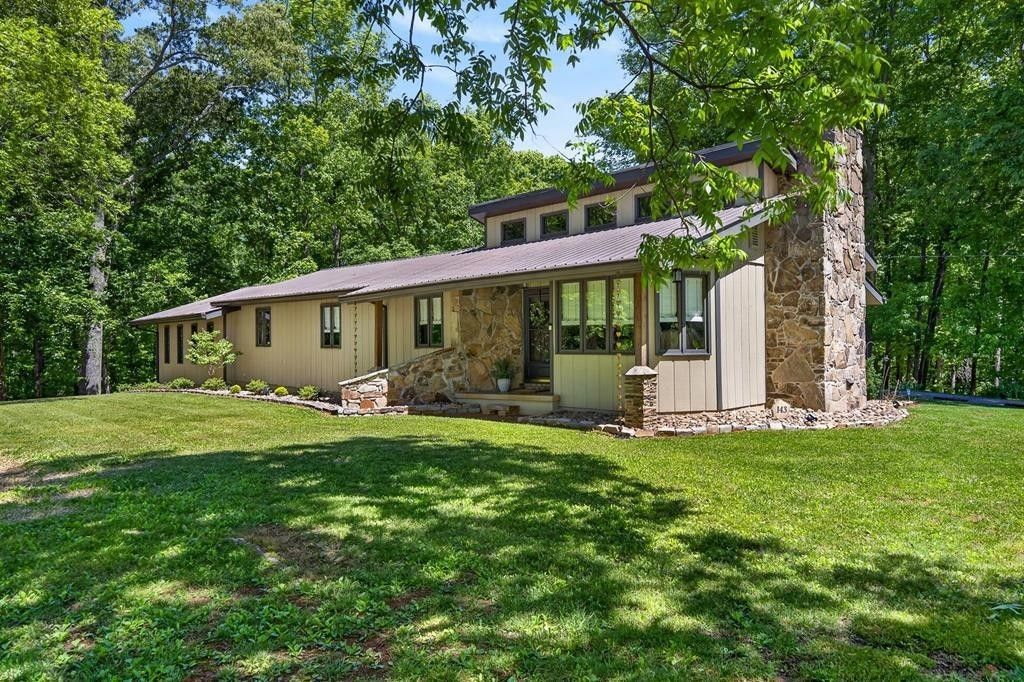 143 Griffintown Rd, Sparta