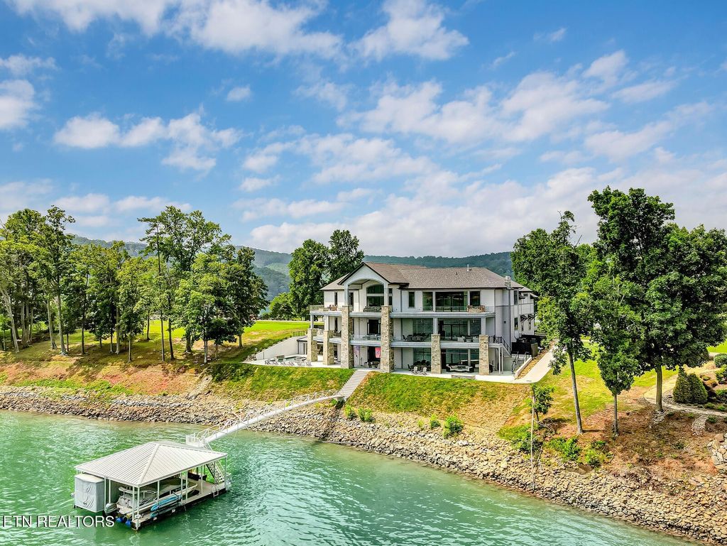201 Crown Jewel Lane, La Follette