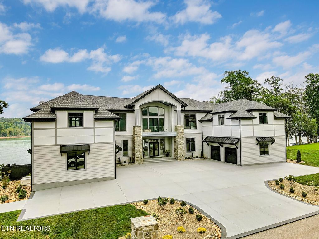 201 Crown Jewel Lane, La Follette