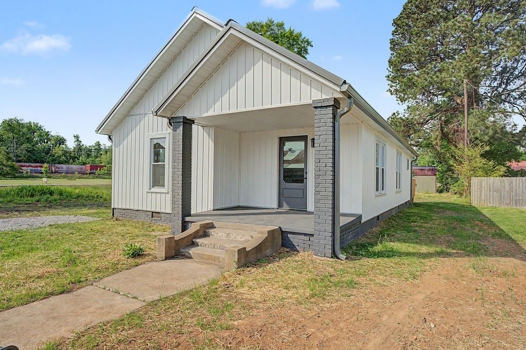 219 Cherry St, Guthrie