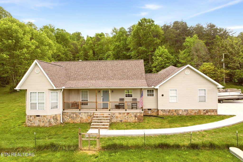 235 Raccoon Valley Rd, Maynardville