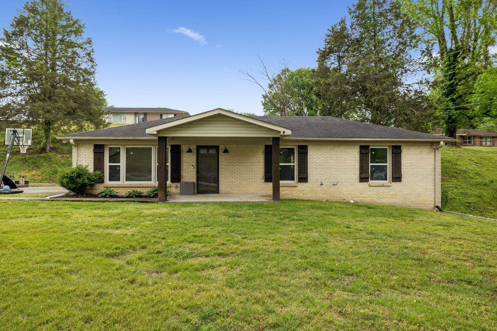 514 College Ave E, Carthage