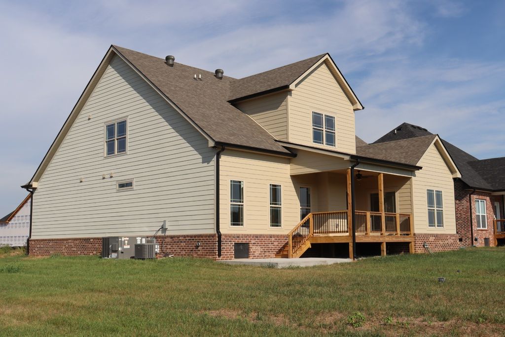201 Harvest Moon Dr, Clarksville