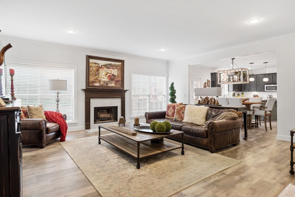 1412 Leeds Dr E, Franklin