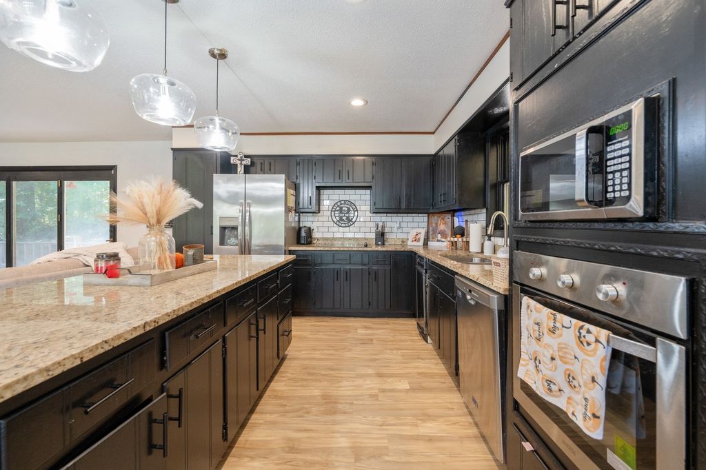326 Dogwood Dr, Decaturville