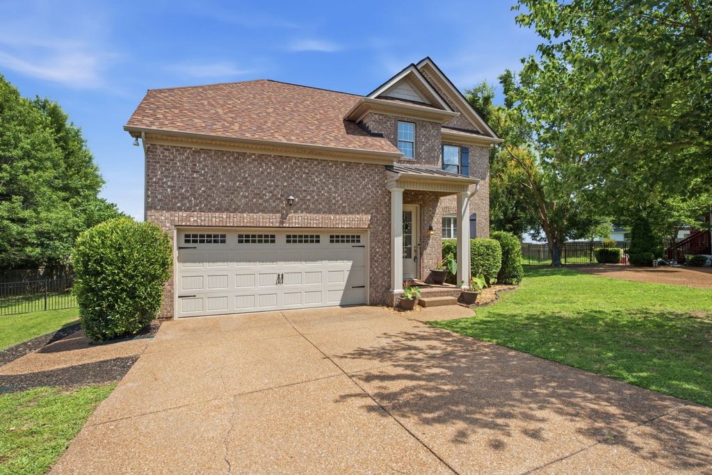 105 Porter Ct, Hendersonville