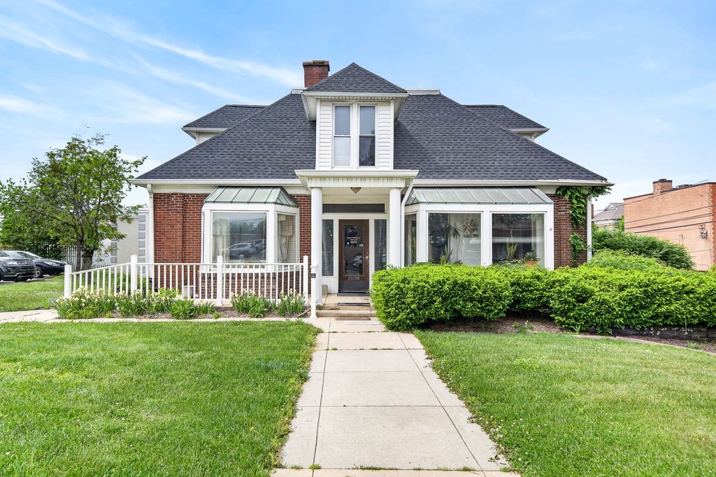 58 W First St, Crossville