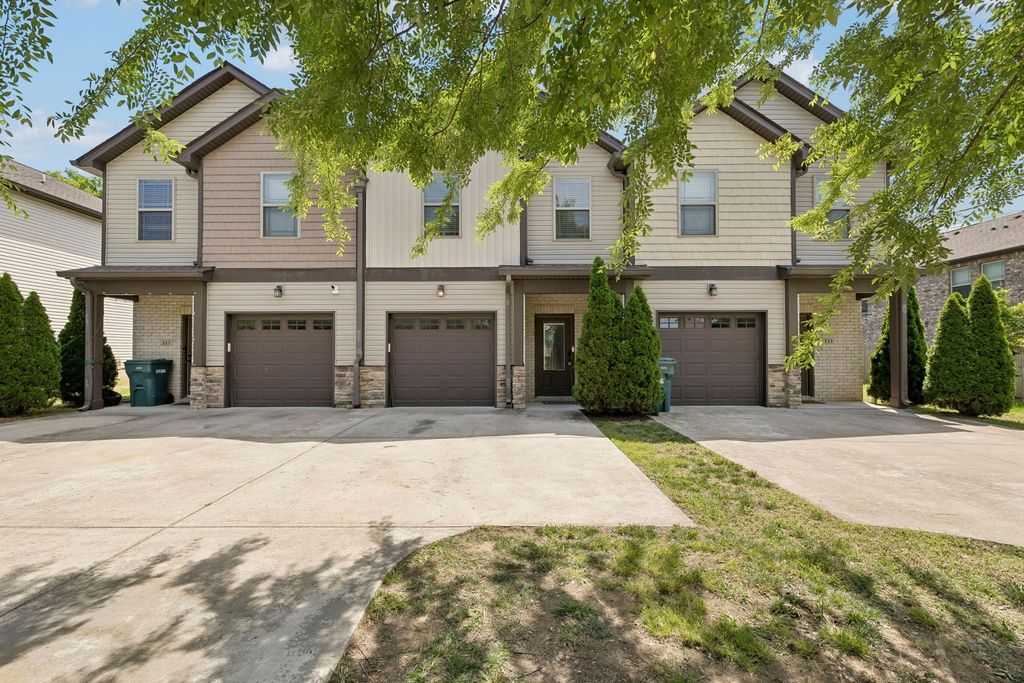 215 Cedar St, Lebanon