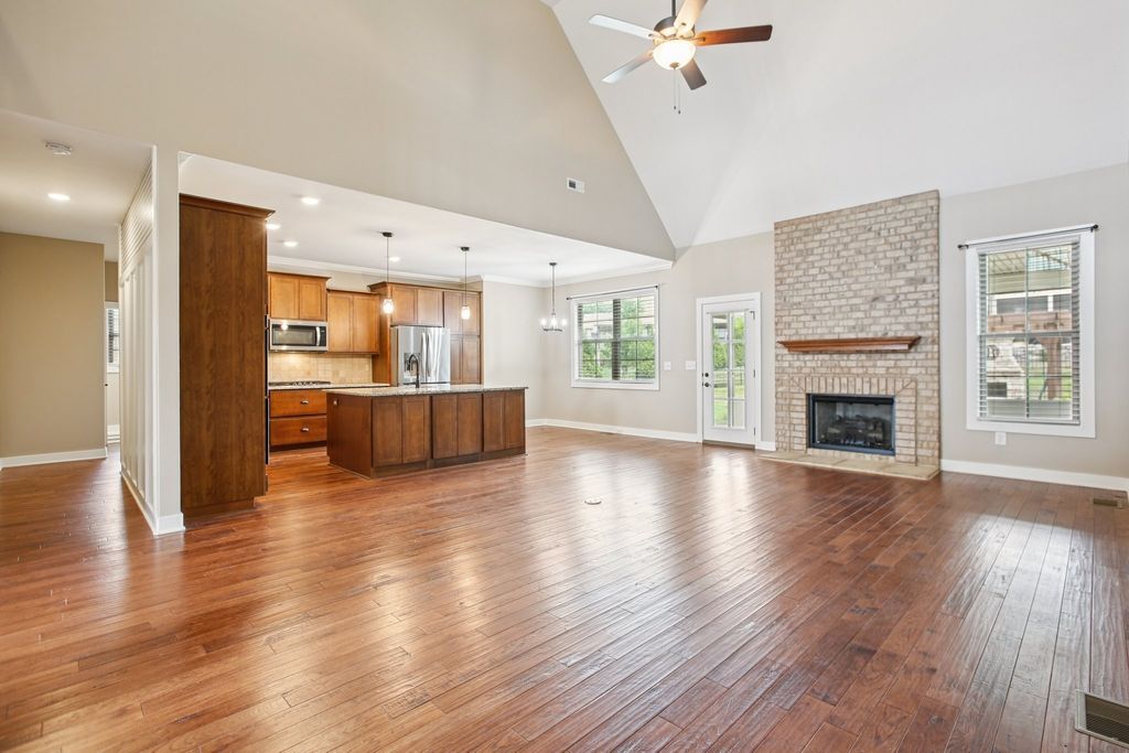 207 Manscoe Pl, Clarksville