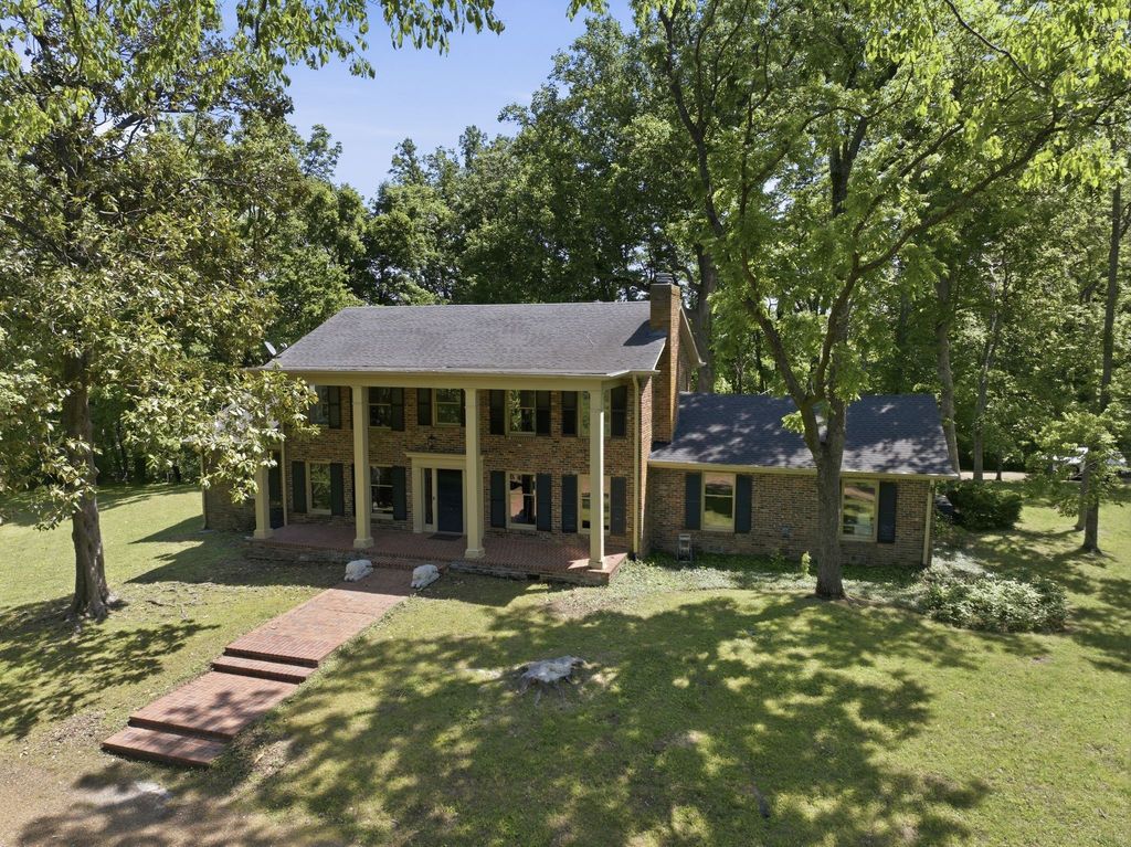 732 Sneed Rd W, Franklin