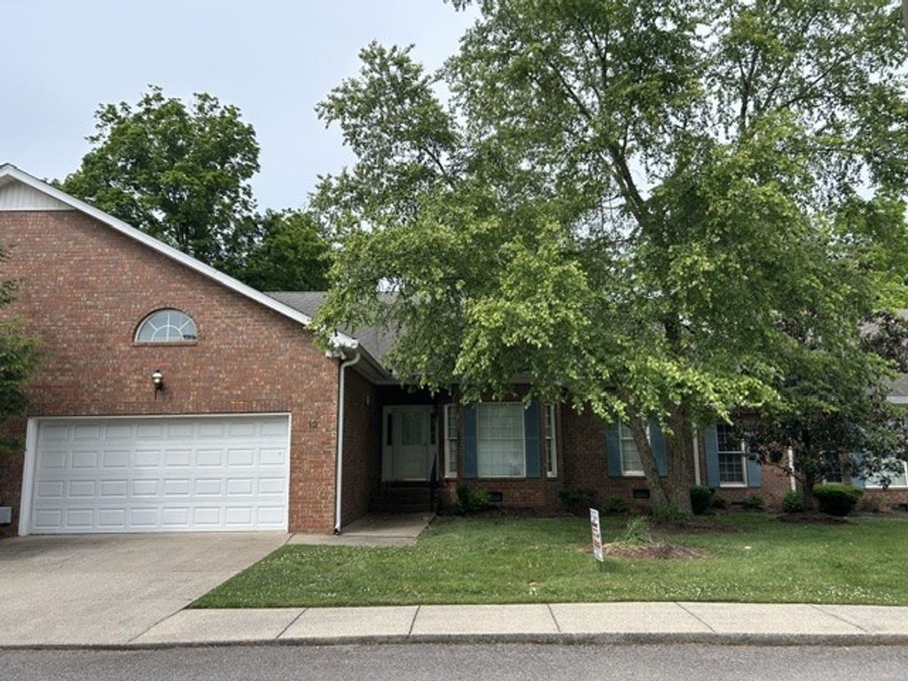 320 E Franklin St 12, Gallatin