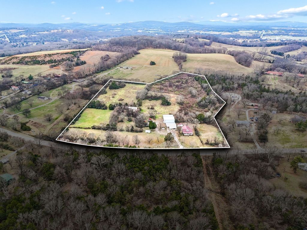 2972 Cainsville Rd, Lebanon