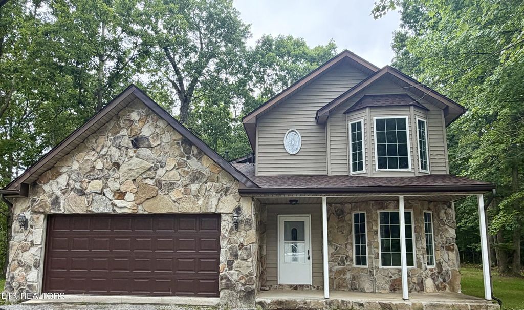 9301 Hondo Drive, Crossville