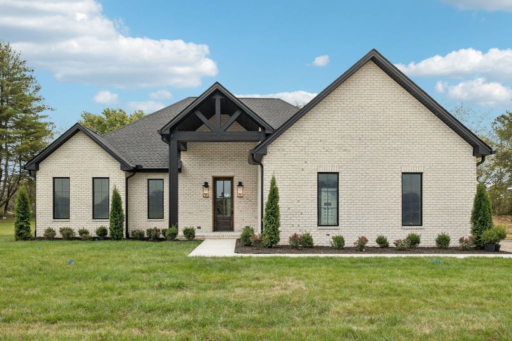 375 Chestnut Oak Avenue, Smithville