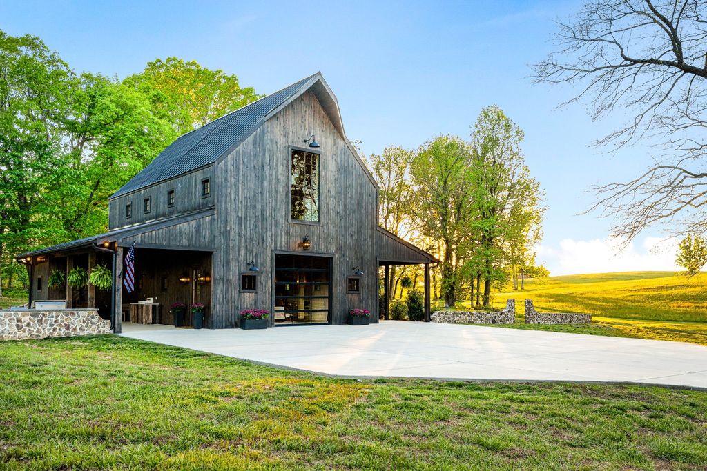 795 Tucker Rd, Dickson