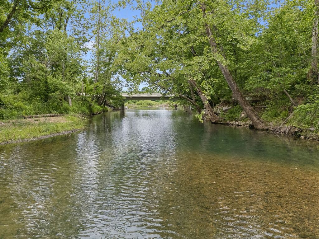 1397 Blue Creek Road E, Waverly