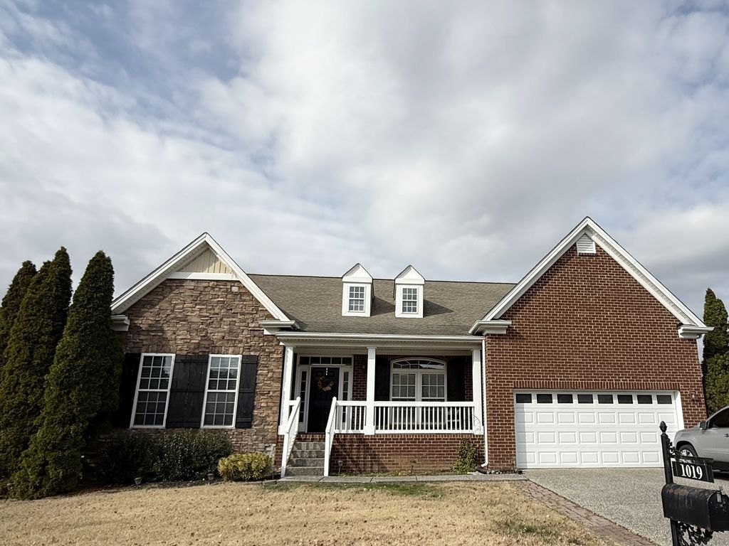 1019 Queens Pl, Spring Hill