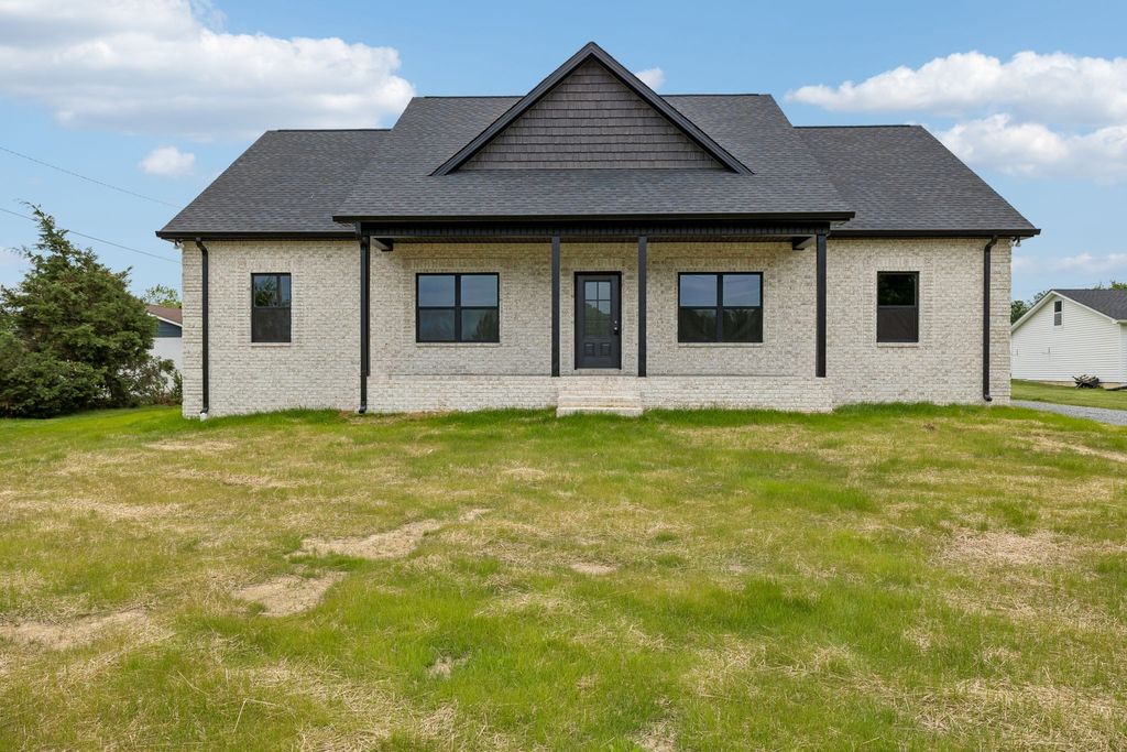 1702 Ellington Dr, Lafayette