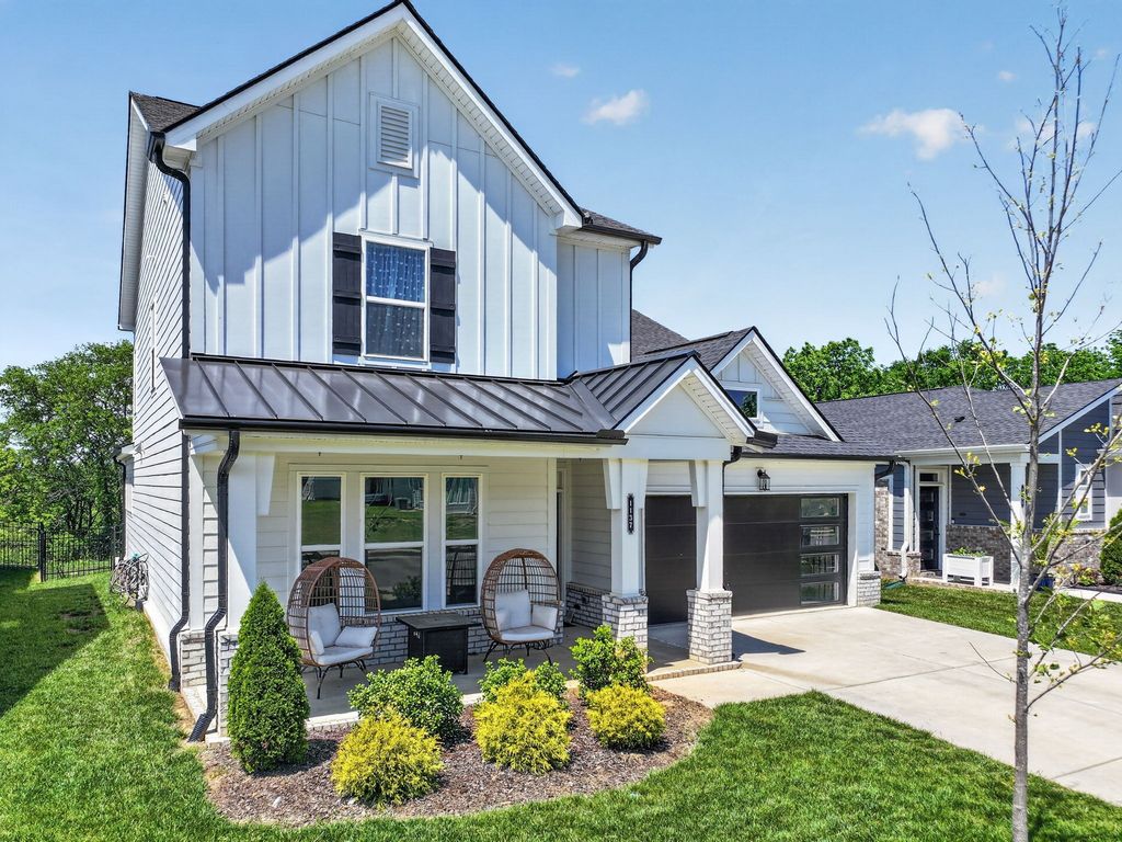 1137 Linn Cove Ct, Gallatin