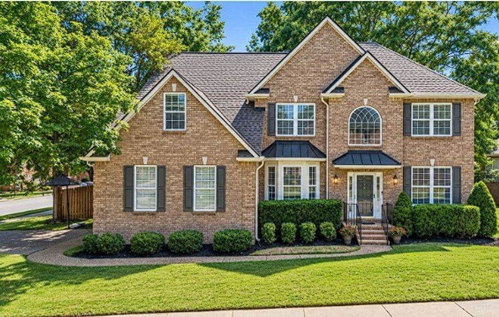 283 Stonehaven Cir, Franklin