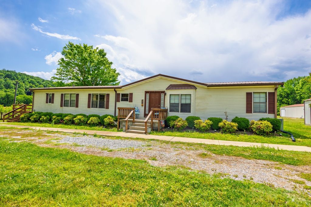 9515 Highway 147, Stewart
