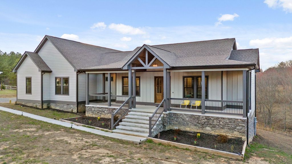 2323 River Bluffs Drive, Jasper