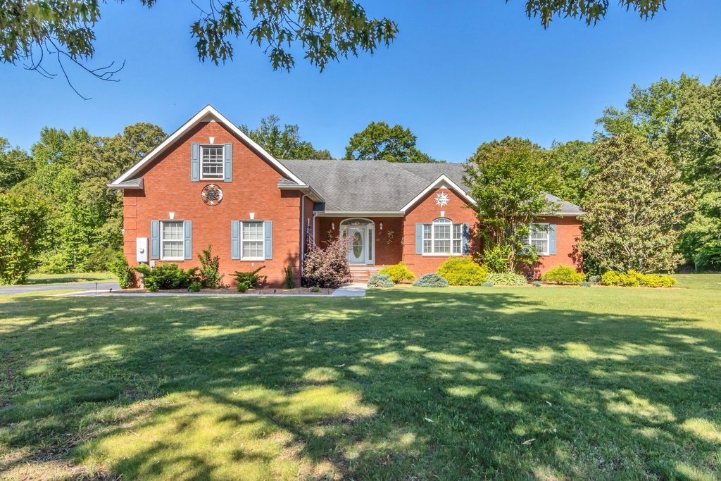 2828 Bains Rd E, Hillsboro
