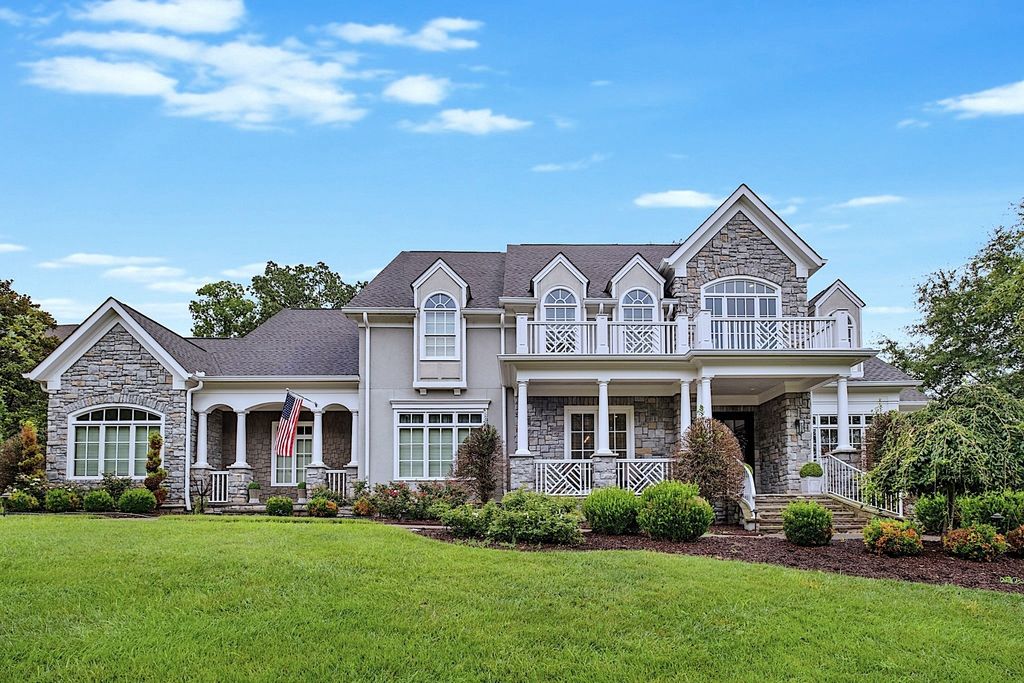 1201 Talon Way, Franklin