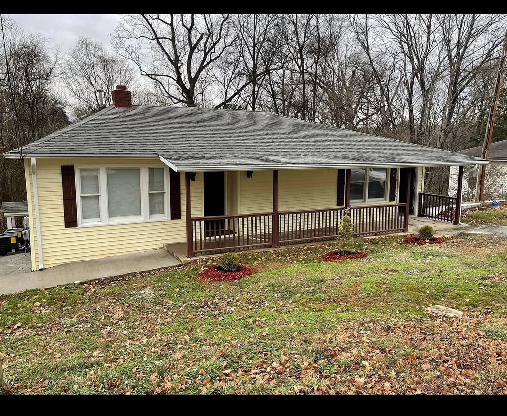 428 Shelby St, Clarksville