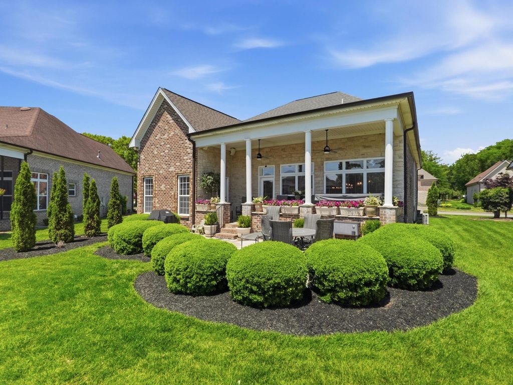 1145 Isaac Franklin Dr, Gallatin