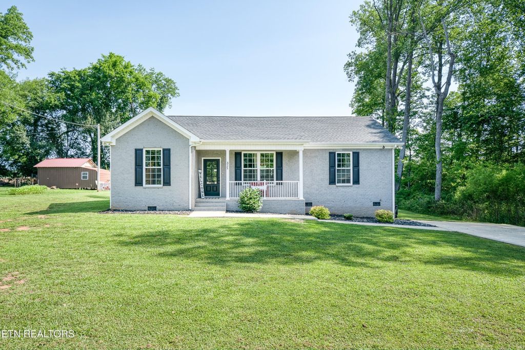 425 Royal Drive, Rock Island