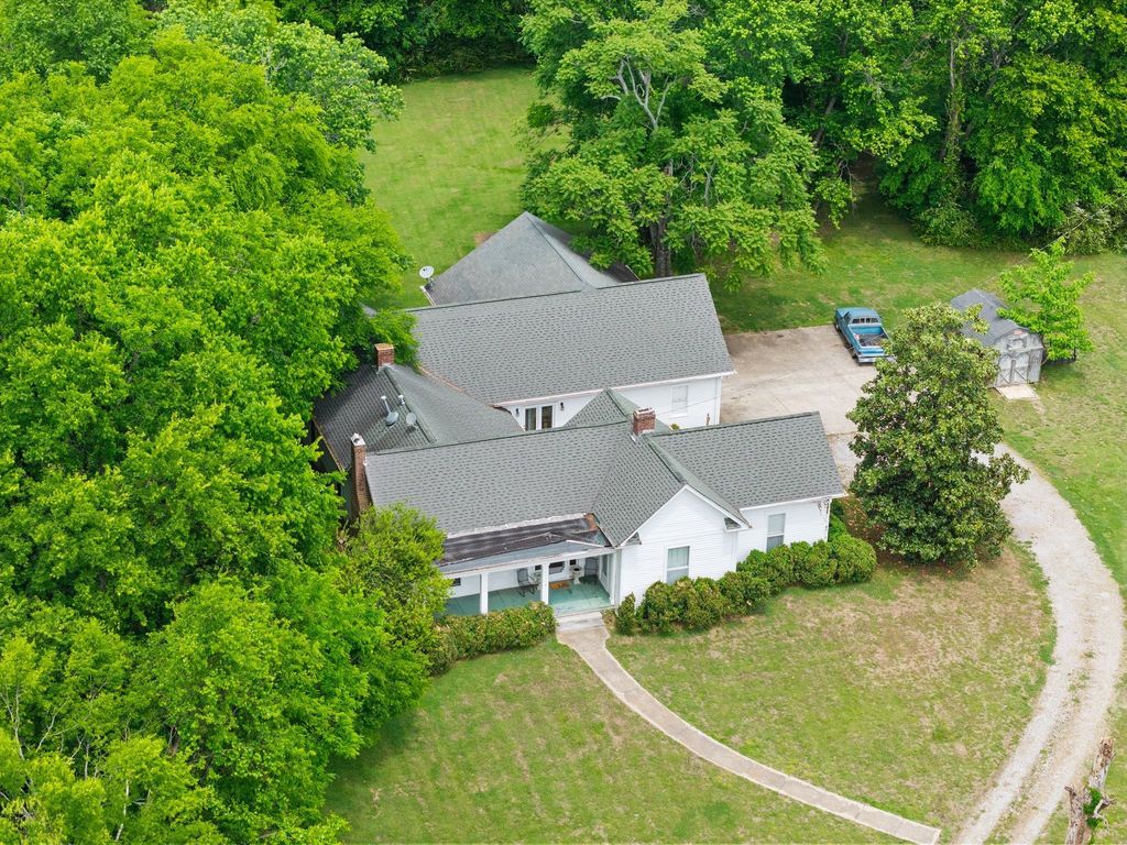 2033 Carters Creek Pike, Franklin