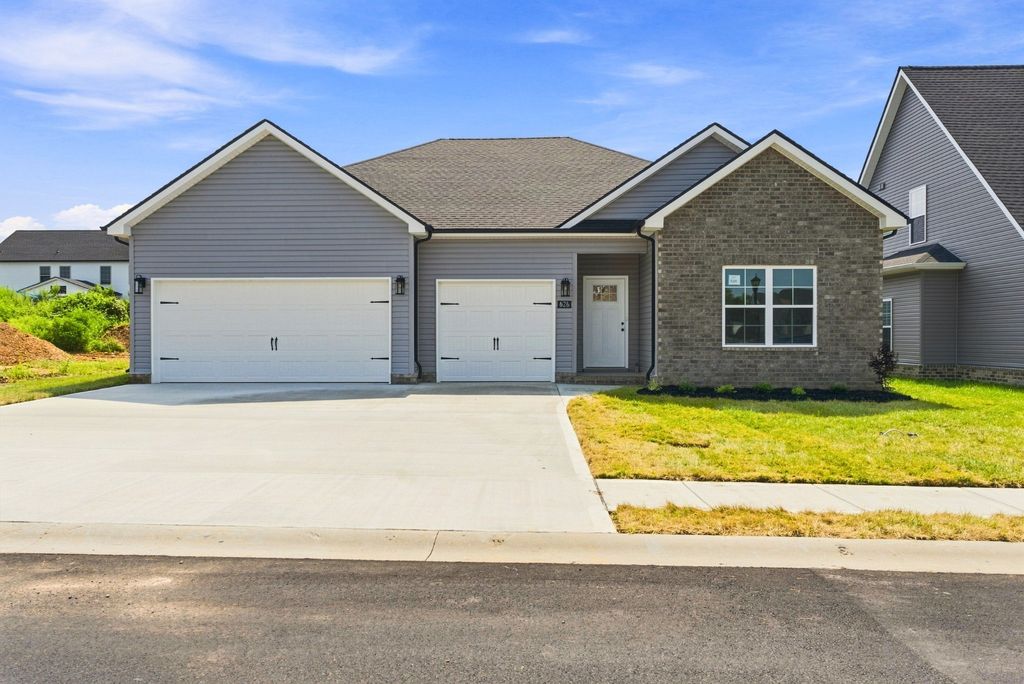 626 Woodrush Dr, Clarksville