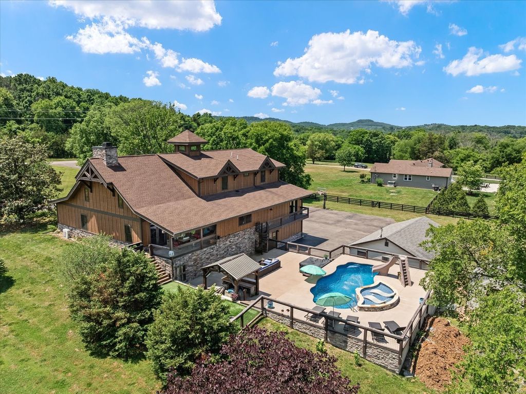 2030 Williams Rd, Nolensville
