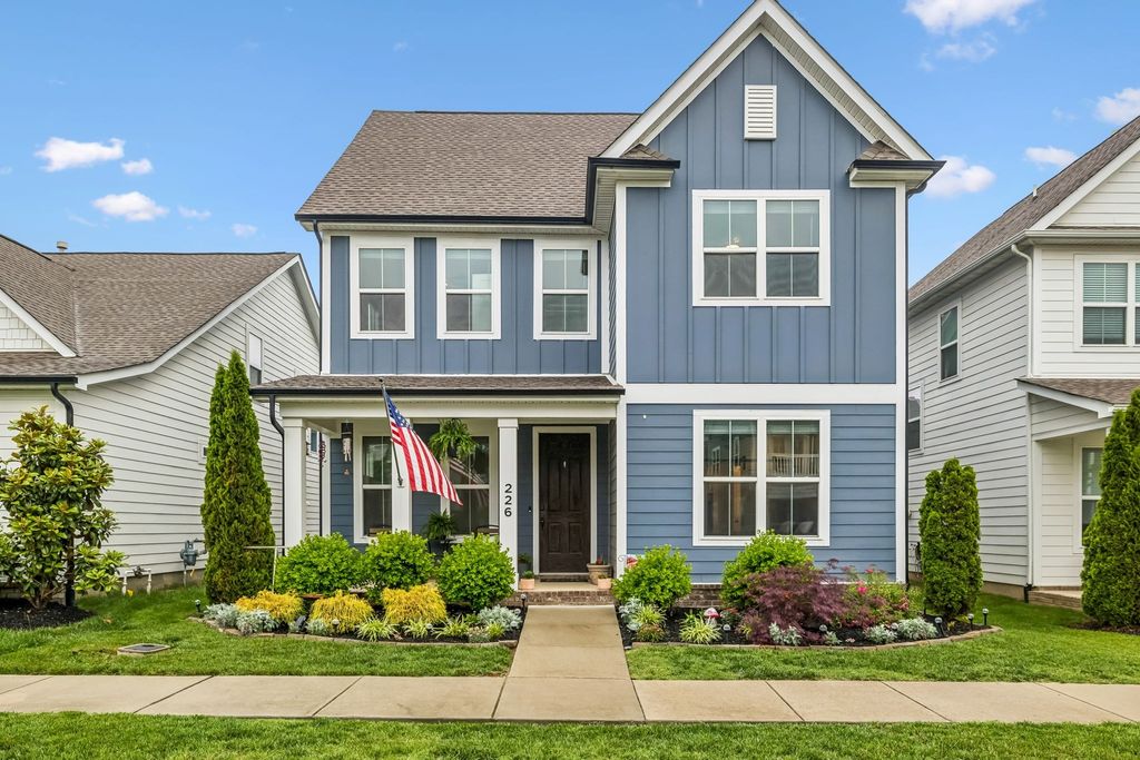 226 Southmen Ln, Spring Hill