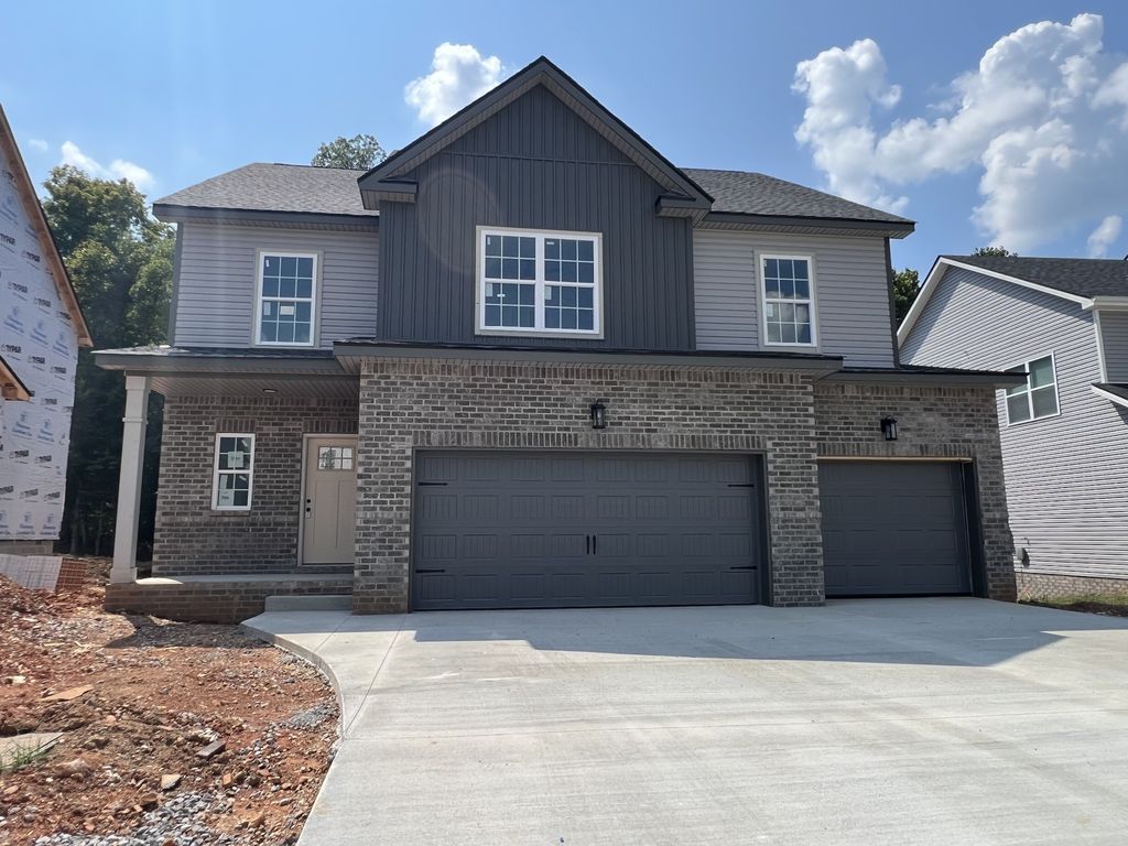 586 Pongracz Way, Clarksville