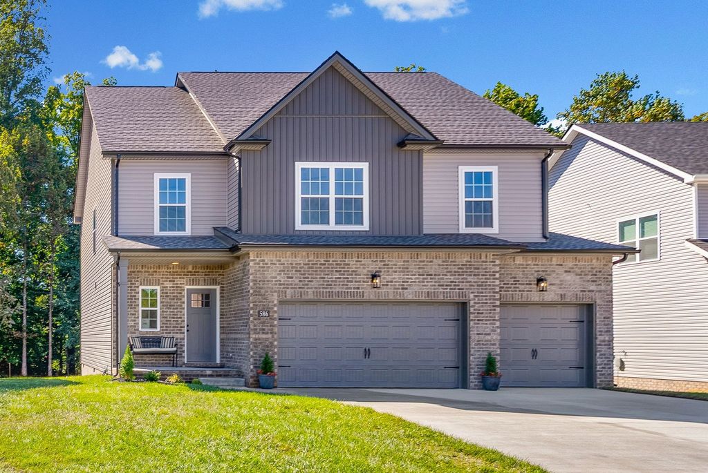586 Pongracz Way, Clarksville