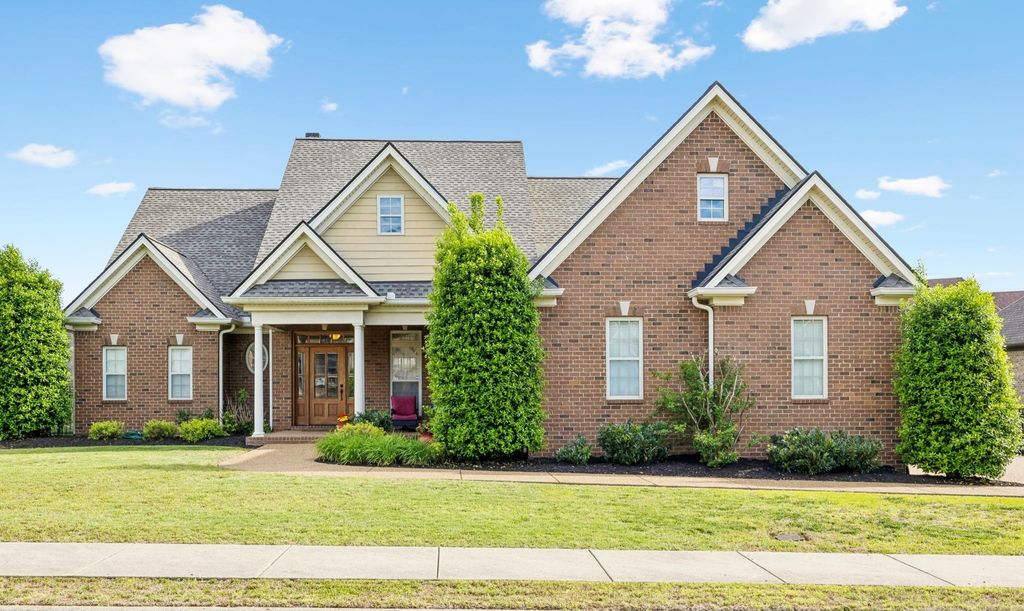 1067 Gadwall Cir, Hendersonville