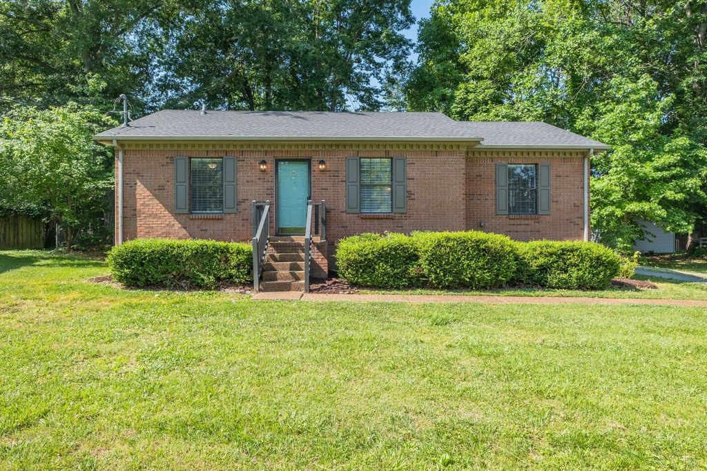 308 Oakdale Dr, White House