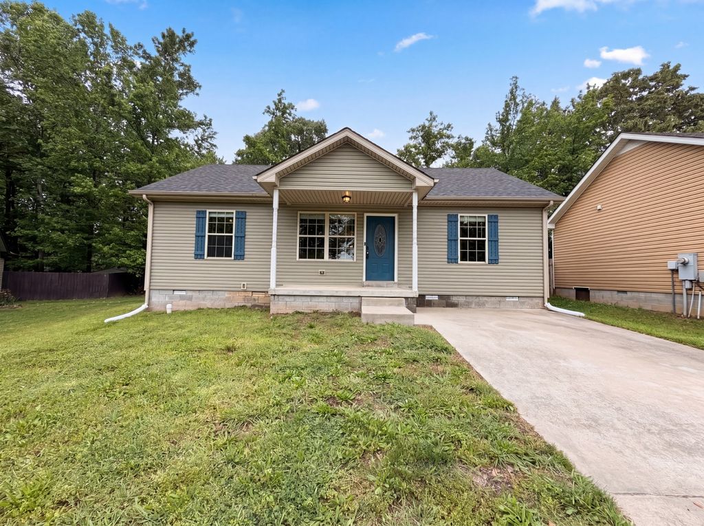 741 Inver Ln, Clarksville