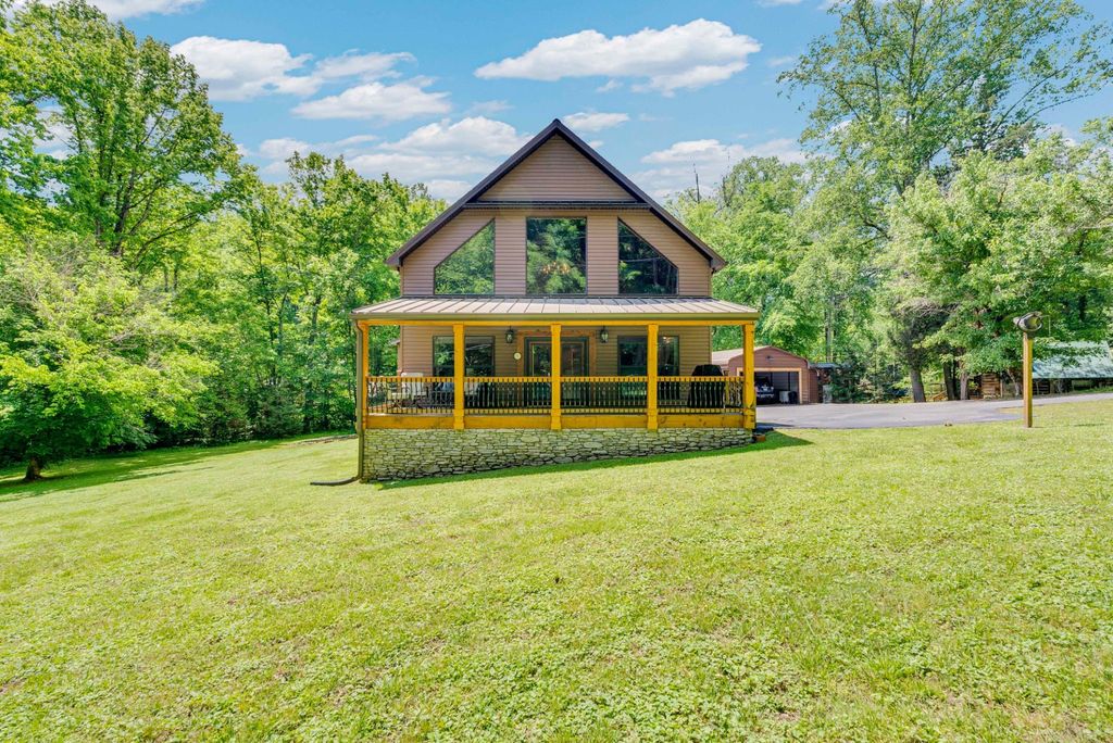 825 Shady Pl, Smithville