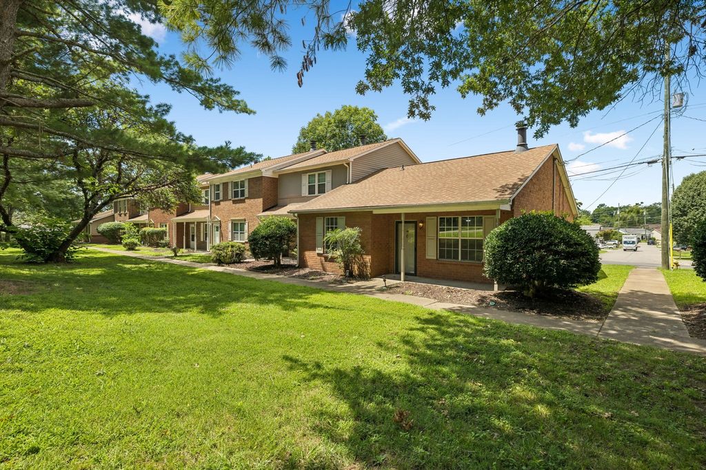 430 Walton Ferry Rd 1607, Hendersonville