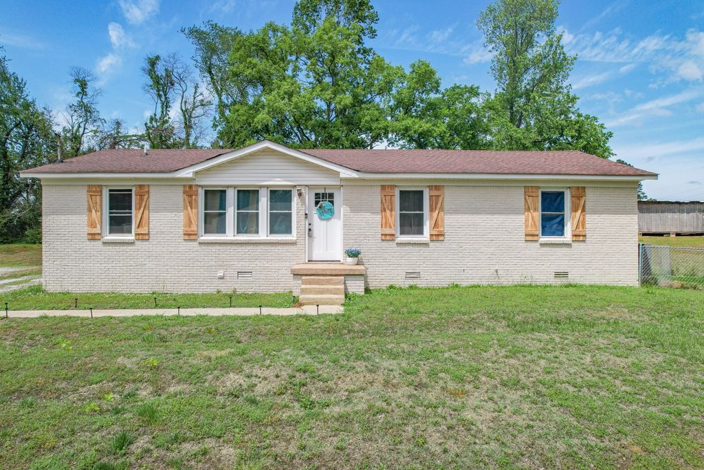 2220 Cherry Dr, Pulaski