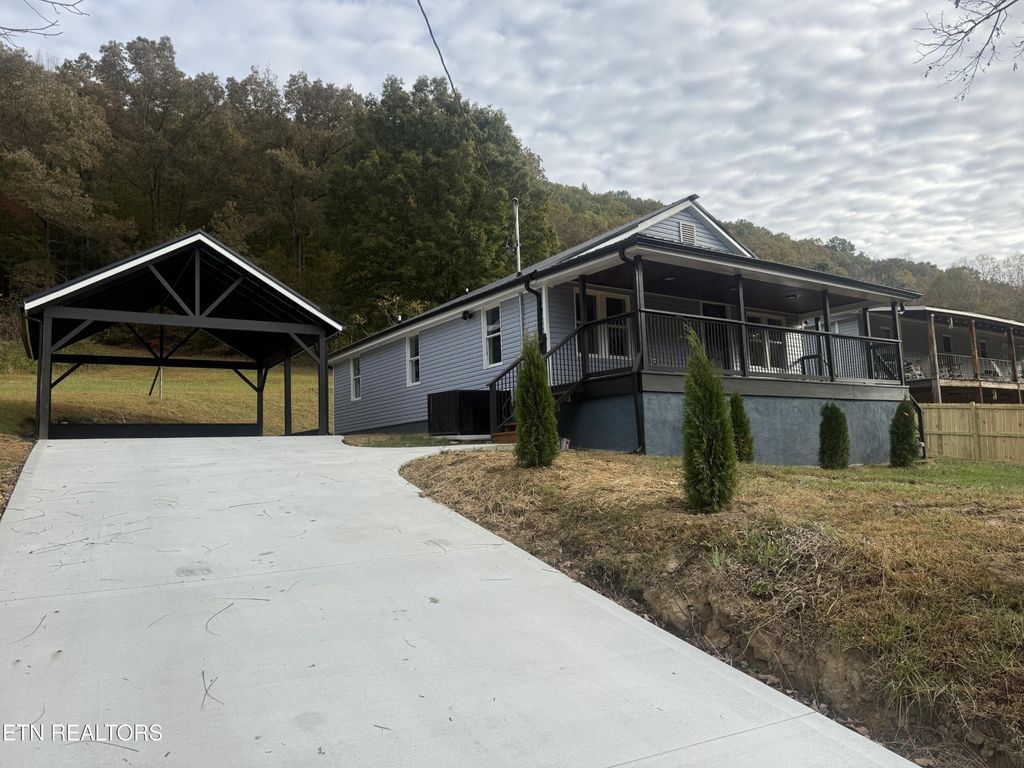 220 Walden Ave, Oliver Springs