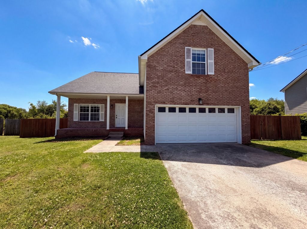 982 Silty Dr, Clarksville